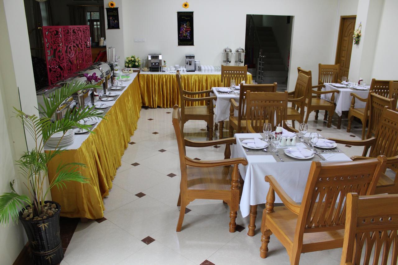 Ten Mile Hotel Yangon Exterior foto