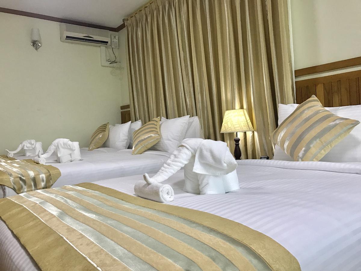 Ten Mile Hotel Yangon Exterior foto