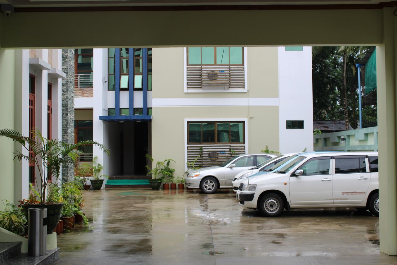 Ten Mile Hotel Yangon Exterior foto