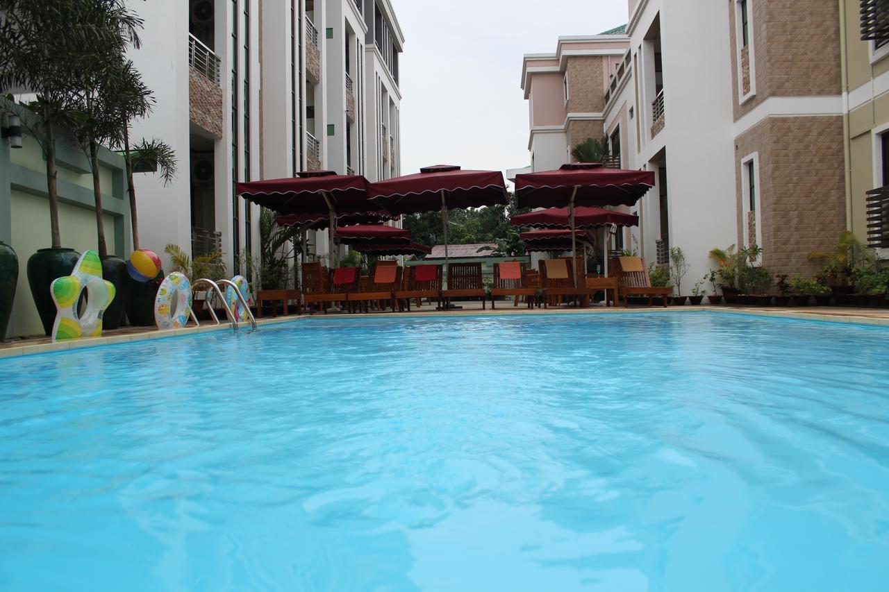 Ten Mile Hotel Yangon Exterior foto