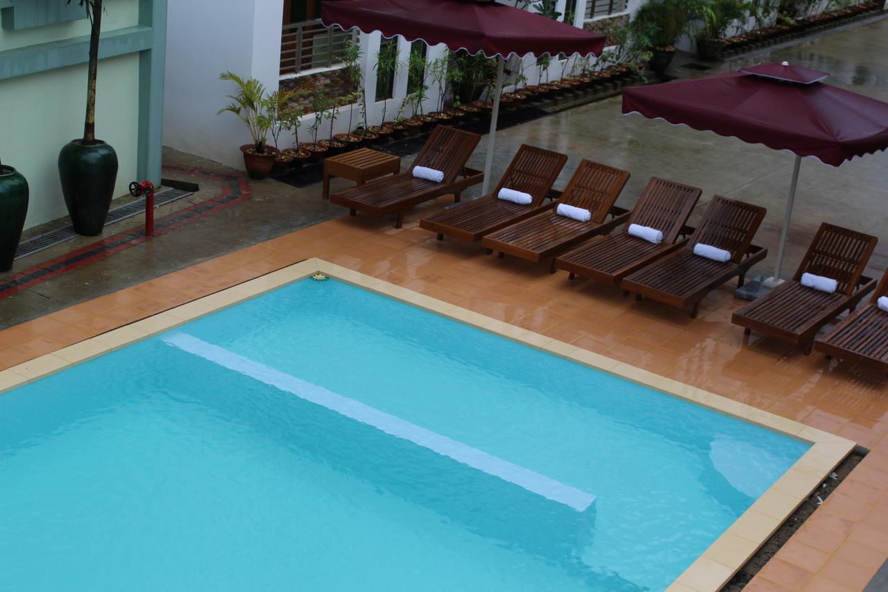 Ten Mile Hotel Yangon Exterior foto
